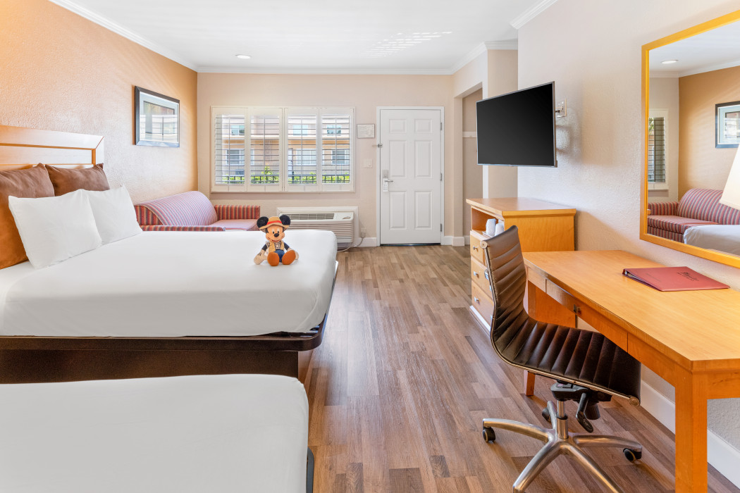 Deluxe Room Two Queen Beds And Sofa sleeper