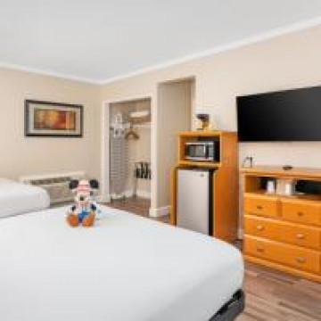 Deluxe Room Two Queen Beds
